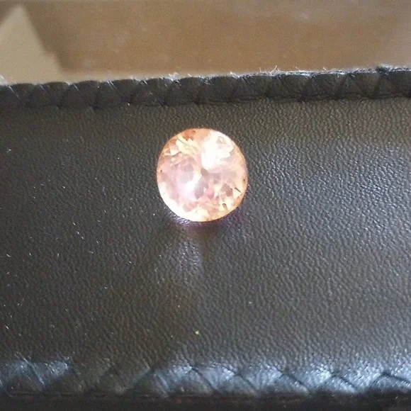 MORGANITE - 9.85 Carats - NATURAL, Genuine PEACH MORGANITE from MADAGASCAR - Picture 11 of 17